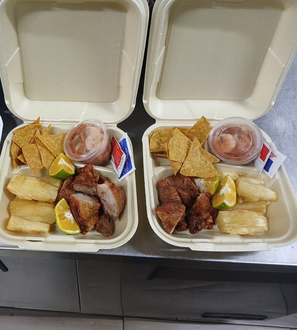 Comidas para llevar con yuca, carnes y acompañamientos