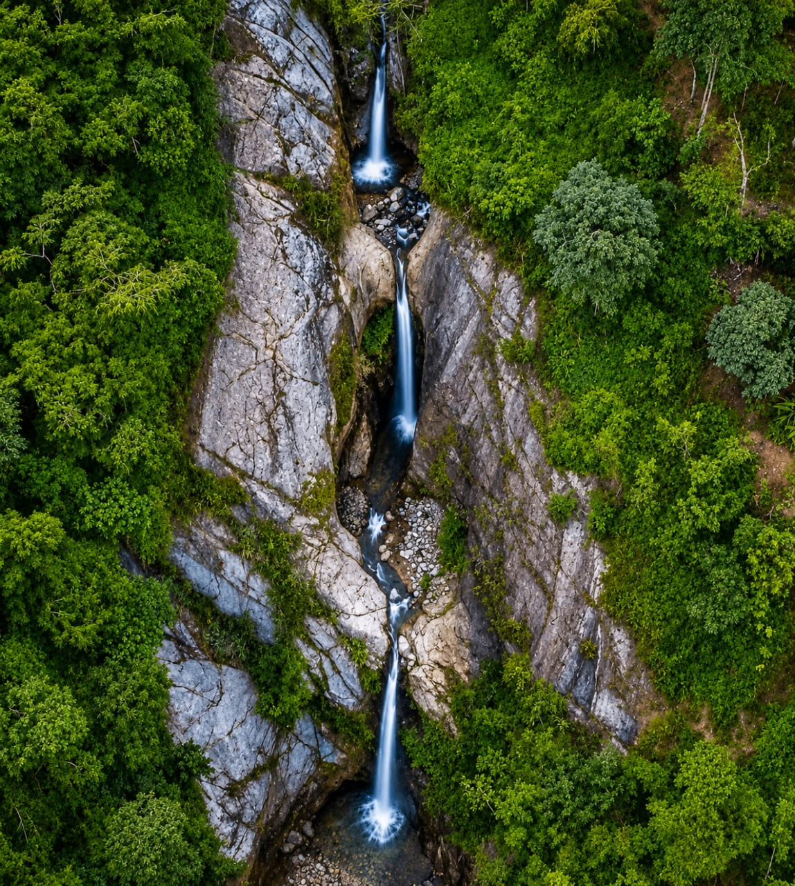 Vista aérea de las cataratas Las Trillizas
