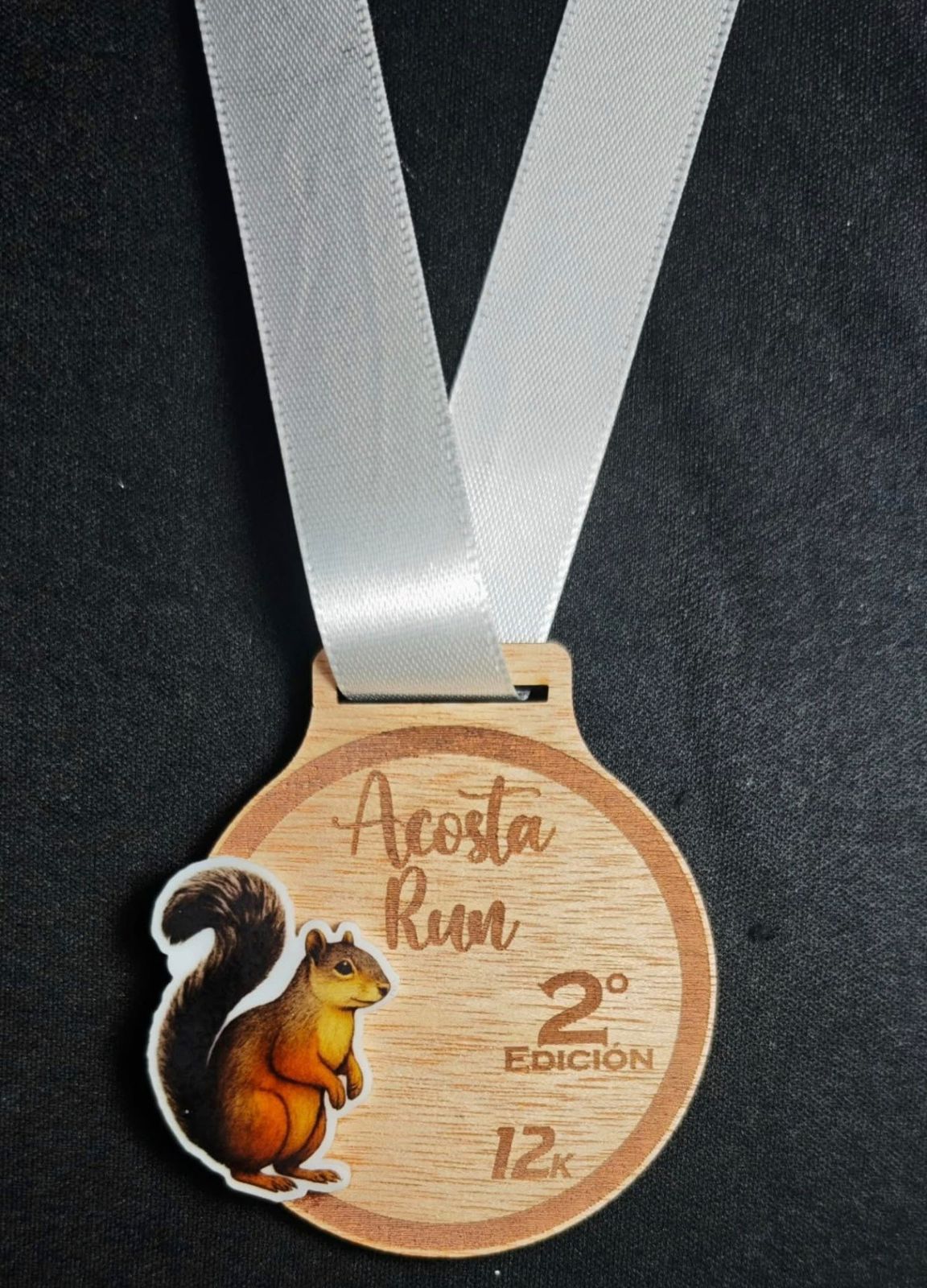 AcostaRUN 2da Edición — Medalla de madera 12k con ardilla