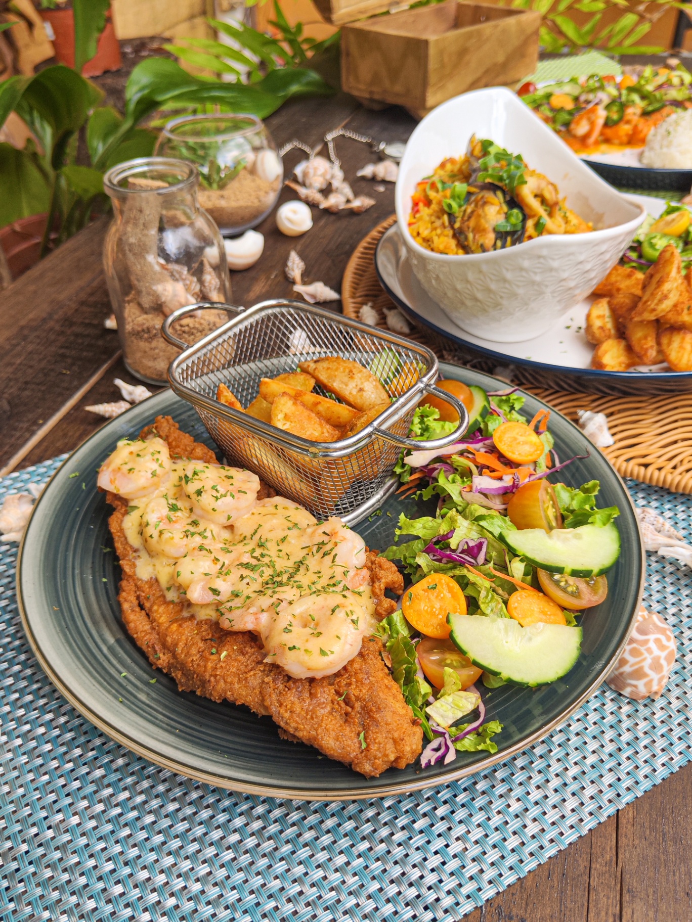 Filete de pescado con camarones y queso gratinado