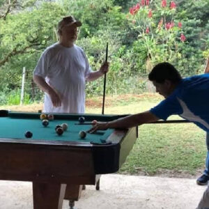 Juego de billar al aire libre